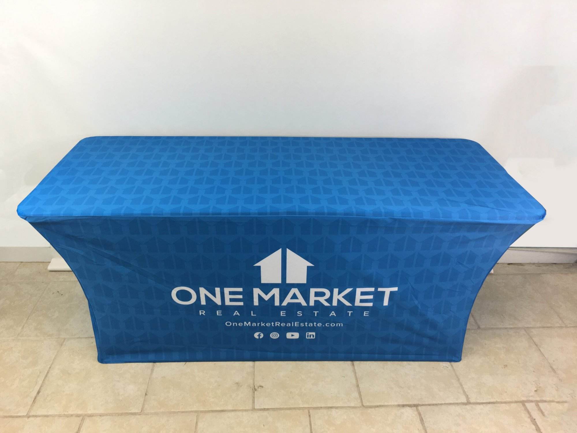 Imprinted Table Covers To Help Your Business Stand Out At Trade Shows